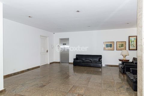 Image 63 - 915381