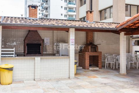 Image 35 - 895425