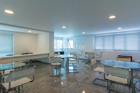 Image 17 - 992871