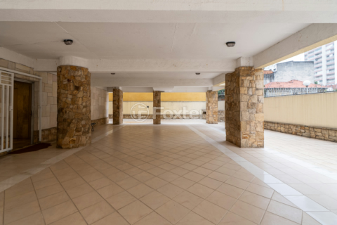 Image 27 - 1000913