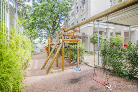 Image 4 - 1002059