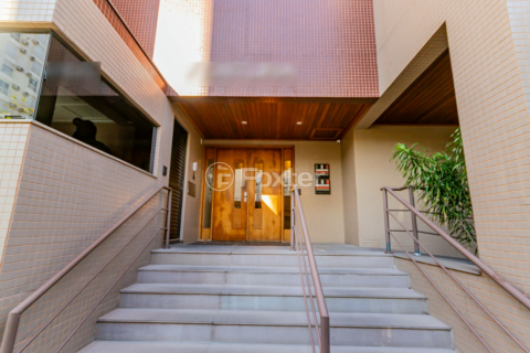 Image 40 - 979466