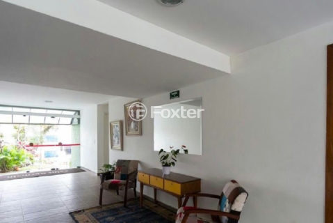 Image 29 - 1015902