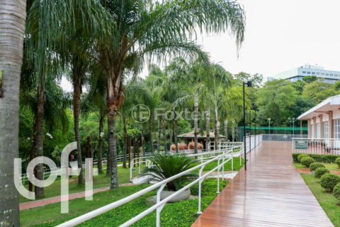 Image 69 - 1005135