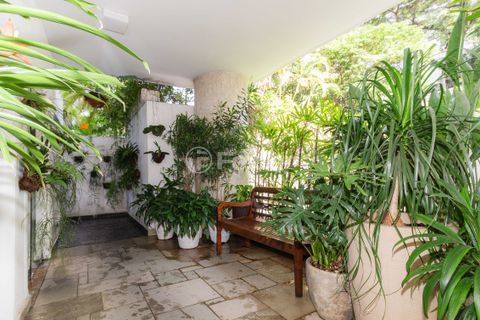 Image 23 - 979217