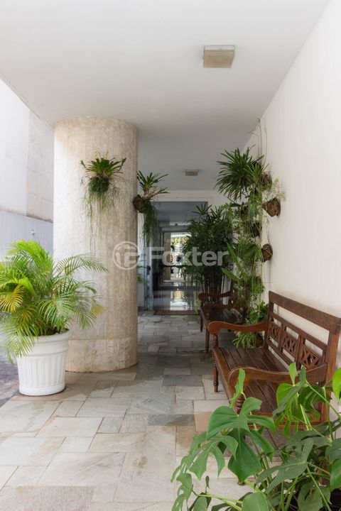 Image 24 - 979217