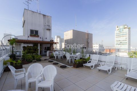 Image 32 - 979217