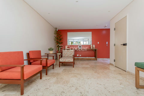 Image 31 - 882736