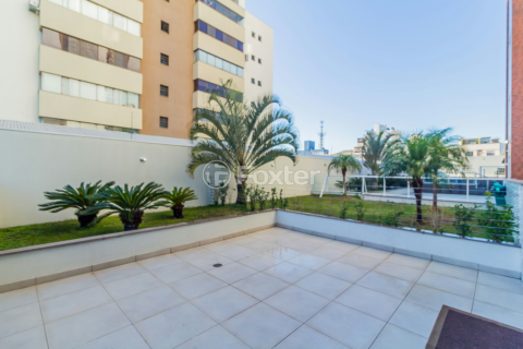 Image 37 - 983972