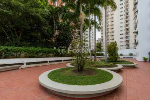 Image 8 - 1005901