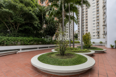 Image 7 - 1005901