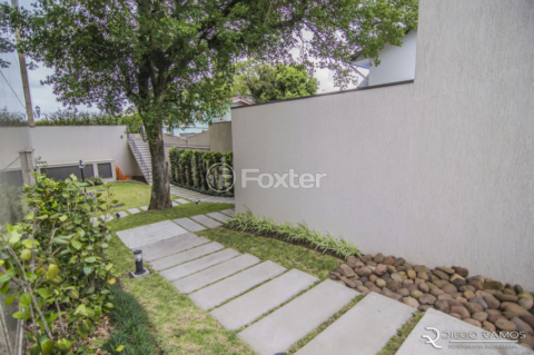 Image 3 - 1011759