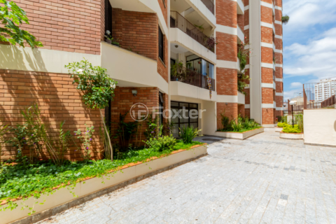 Image 8 - 1002970