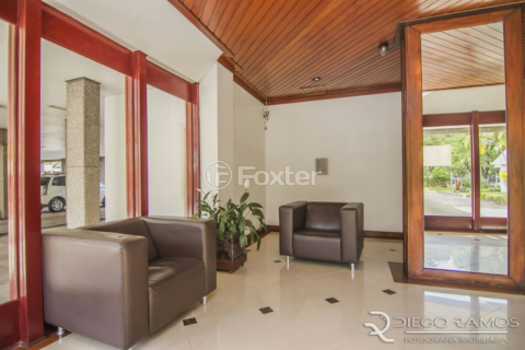 Image 31 - 1001436
