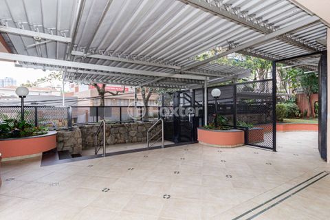 Image 51 - 334747