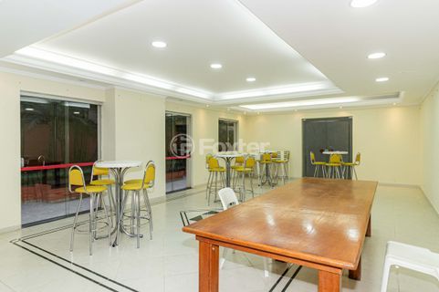 Image 42 - 334747