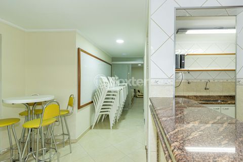 Image 45 - 334747