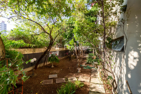 Image 31 - 933111