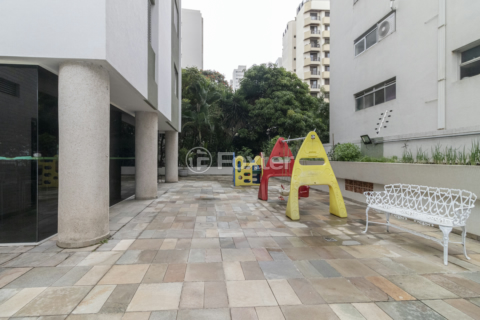 Image 33 - 993683