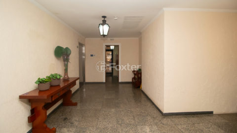 Image 38 - 1013356