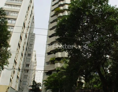 Image 49 - 825800