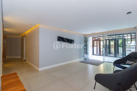 Image 31 - 899680