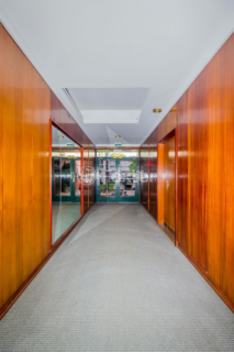 Image 32 - 885620
