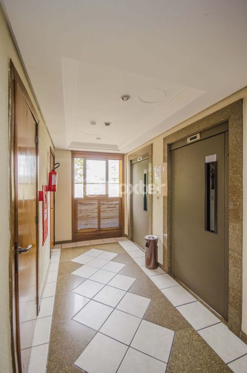 Image 30 - 449380