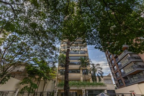 Image 96 - 853208
