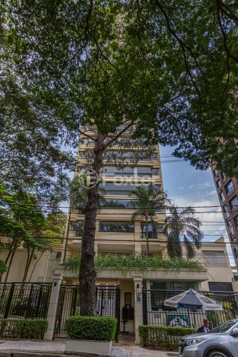 Image 95 - 853208