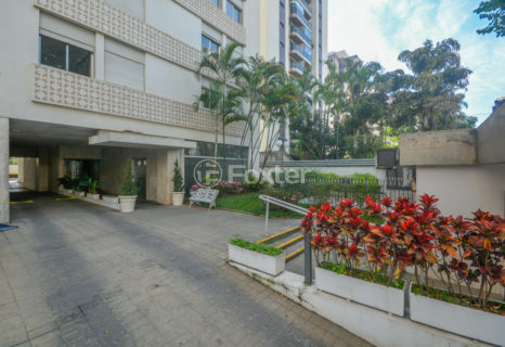 Image 23 - 1017475