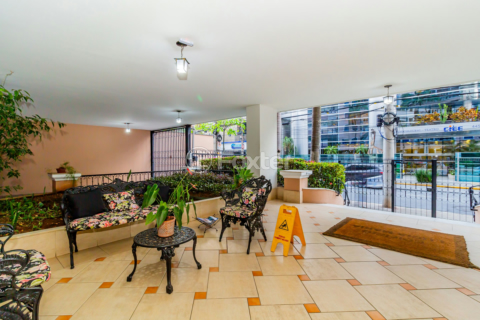 Image 34 - 995342