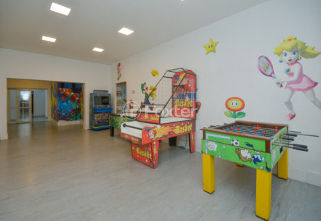 Image 37 - 984652