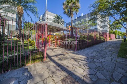 Image 42 - 990534