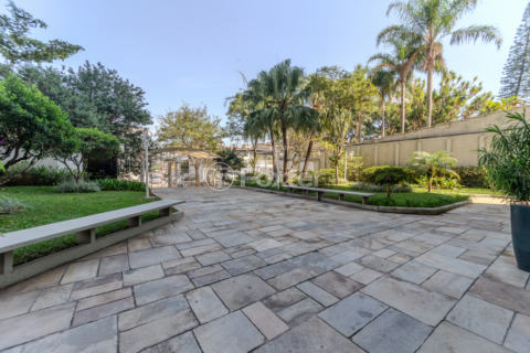 Image 30 - 323574