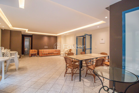 Image 33 - 993340