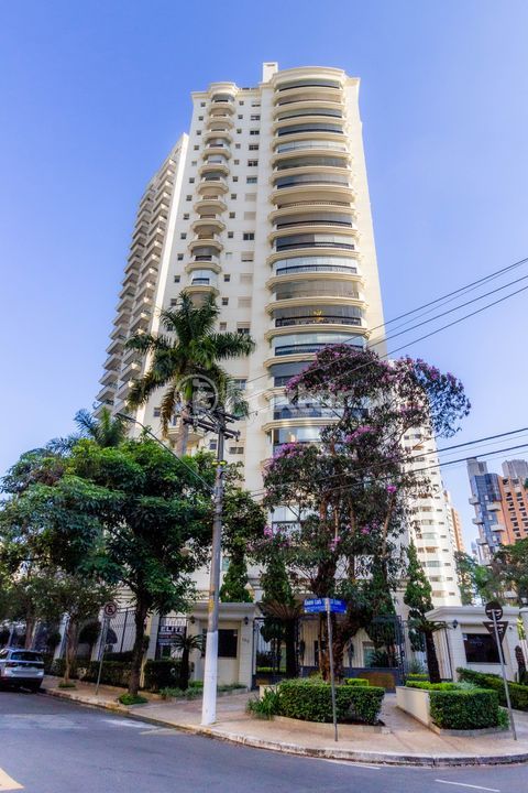 Image 73 - 852132