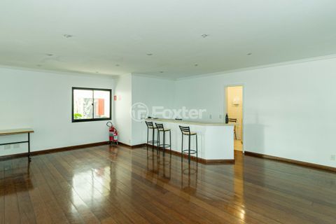 Image 66 - 879513