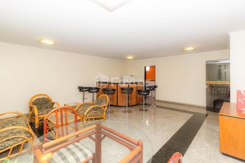 Image 33 - 822571