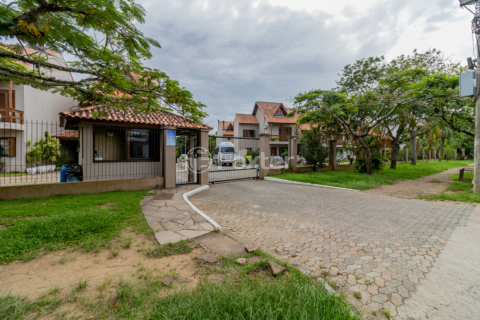 Image 29 - 915013