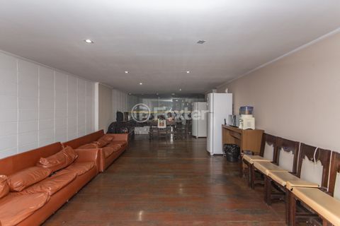 Image 21 - 925632