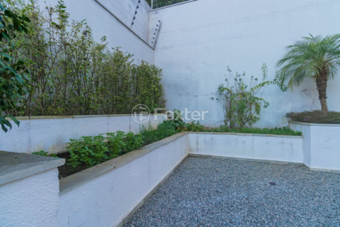 Image 34 - 1007694