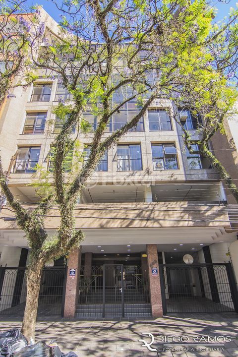 Image 21 - 993406