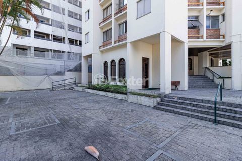 Image 40 - 897373