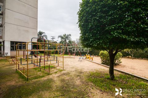 Image 33 - 1012387
