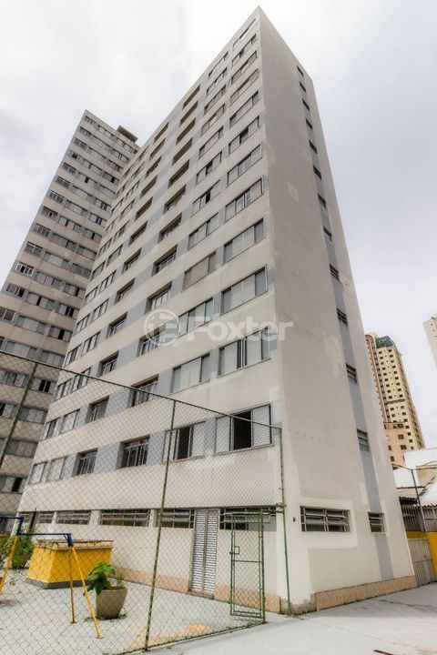 Image 49 - 329400