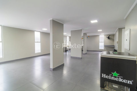Image 18 - 1015915