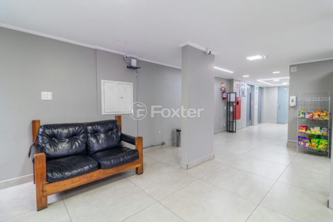 Image 23 - 1015915