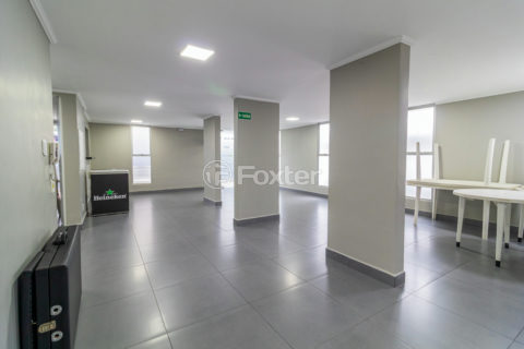 Image 20 - 1015915