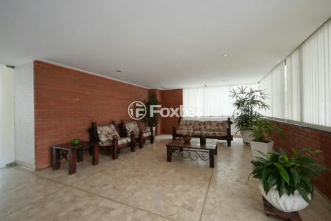 Image 33 - 1017106